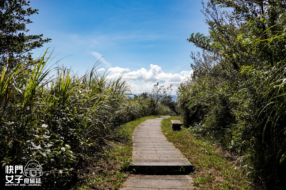 38平溪十分小百岳淡蘭古道五分山步道氣象台芒草季老街美食.jpg 38平溪十分小百岳淡蘭古道五分山步道氣象台芒草季老街美食.jpg
