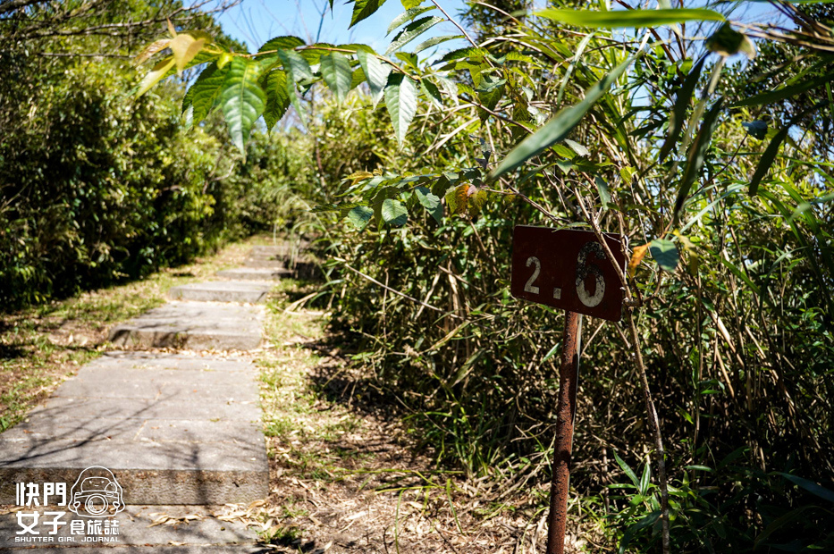 37平溪十分小百岳淡蘭古道五分山步道氣象台芒草季老街美食.jpg 37平溪十分小百岳淡蘭古道五分山步道氣象台芒草季老街美食.jpg