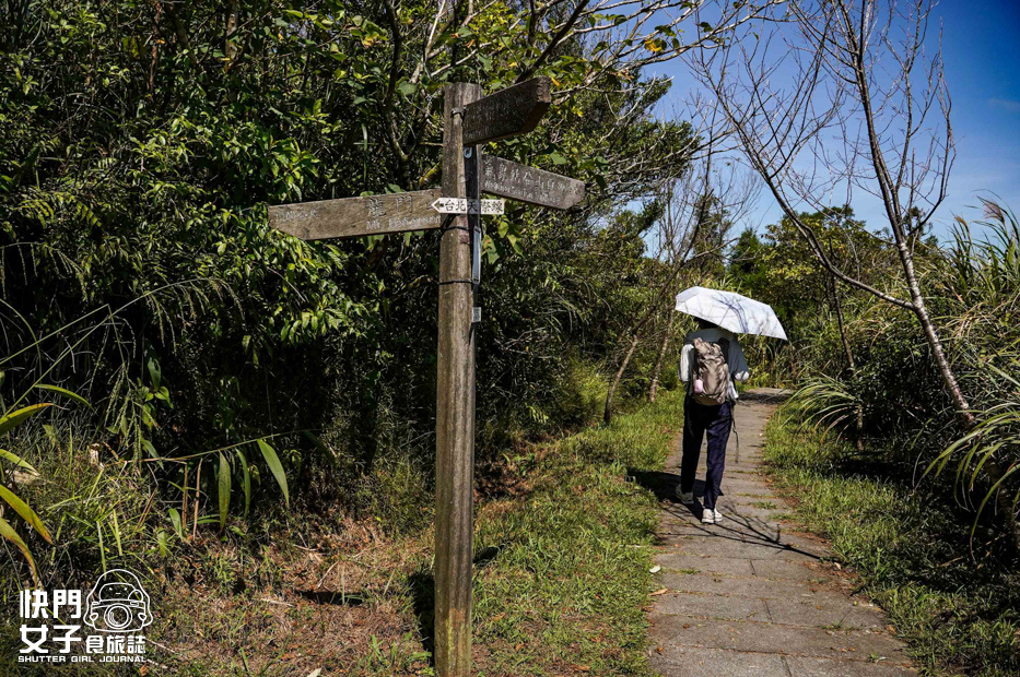 41平溪十分小百岳淡蘭古道五分山步道氣象台芒草季老街美食.jpg 41平溪十分小百岳淡蘭古道五分山步道氣象台芒草季老街美食.jpg