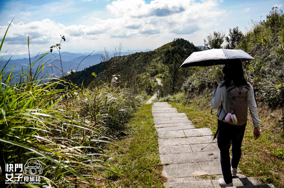 63平溪十分小百岳淡蘭古道五分山步道氣象台芒草季老街美食.jpg 63平溪十分小百岳淡蘭古道五分山步道氣象台芒草季老街美食.jpg