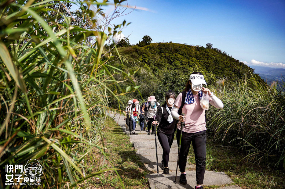 62平溪十分小百岳淡蘭古道五分山步道氣象台芒草季老街美食.jpg 62平溪十分小百岳淡蘭古道五分山步道氣象台芒草季老街美食.jpg