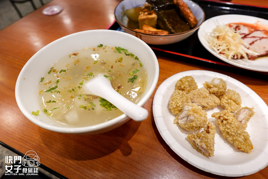 18新北三重金島甜不辣中島甜不辣乾麵魚酥魷魚焿紅糟燒肉.jpg 18新北三重金島甜不辣中島甜不辣乾麵魚酥魷魚焿紅糟燒肉.jpg