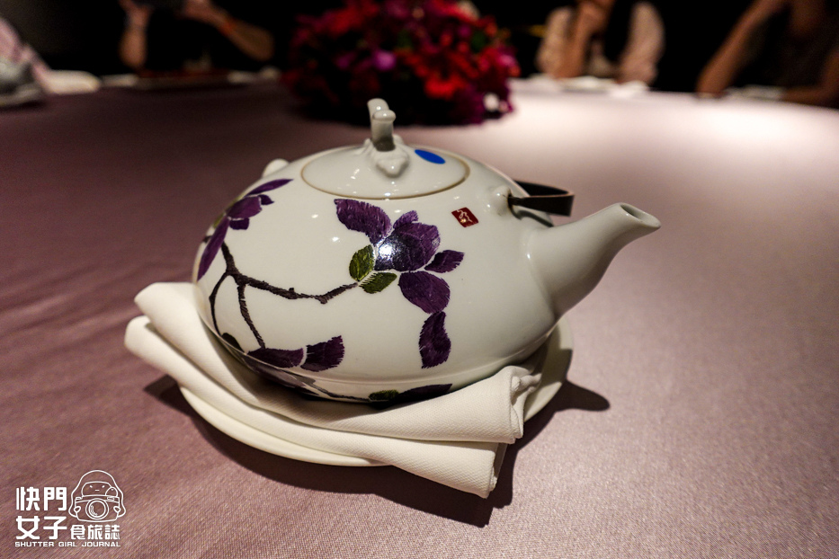 10遠東香格里拉香宮米其林烤鴨餐廳一鴨三吃片鴨粥叉燒雙皮奶.jpg 10遠東香格里拉香宮米其林烤鴨餐廳一鴨三吃片鴨粥叉燒雙皮奶.jpg