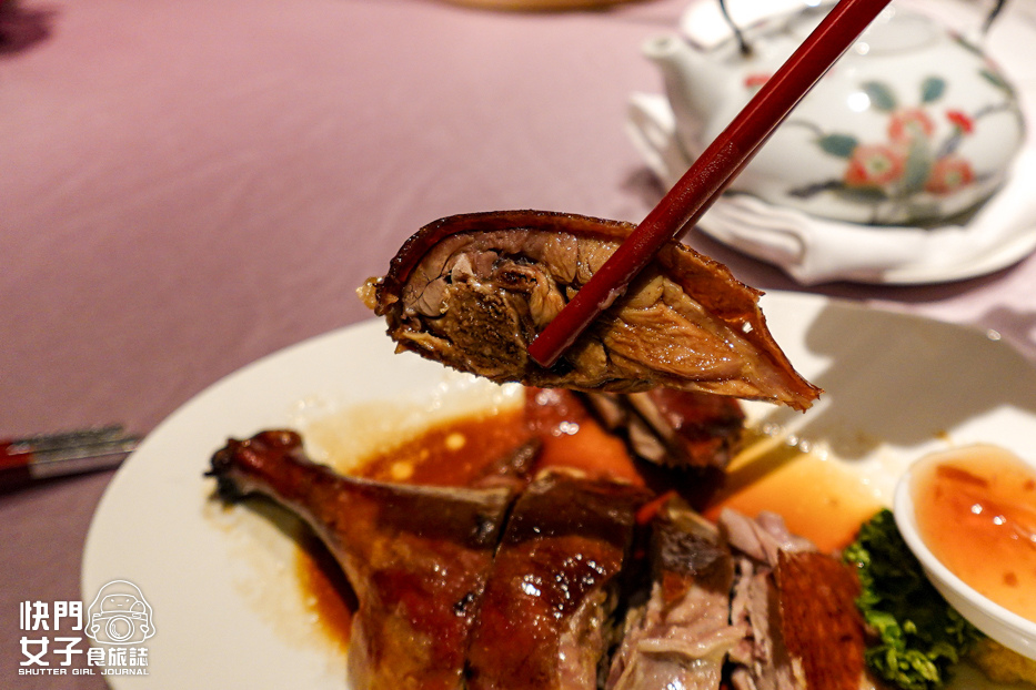 23遠東香格里拉香宮米其林烤鴨餐廳一鴨三吃片鴨粥叉燒雙皮奶.jpg 23遠東香格里拉香宮米其林烤鴨餐廳一鴨三吃片鴨粥叉燒雙皮奶.jpg