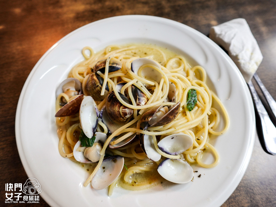 9內湖東湖四姐的義大利麵四姊的意大利麵白酒清炒蛤蜊奶醬培根.jpg 9內湖東湖四姐的義大利麵四姊的意大利麵白酒清炒蛤蜊奶醬培根.jpg