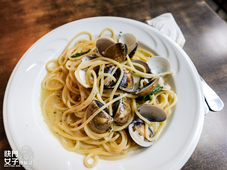 10內湖東湖四姐的義大利麵四姊的意大利麵白酒清炒蛤蜊奶醬培根.jpg 10內湖東湖四姐的義大利麵四姊的意大利麵白酒清炒蛤蜊奶醬培根.jpg