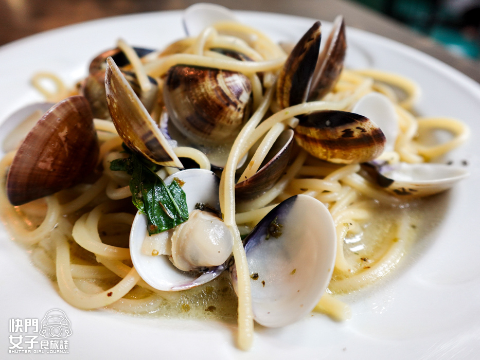 11內湖東湖四姐的義大利麵四姊的意大利麵白酒清炒蛤蜊奶醬培根.jpg 11內湖東湖四姐的義大利麵四姊的意大利麵白酒清炒蛤蜊奶醬培根.jpg