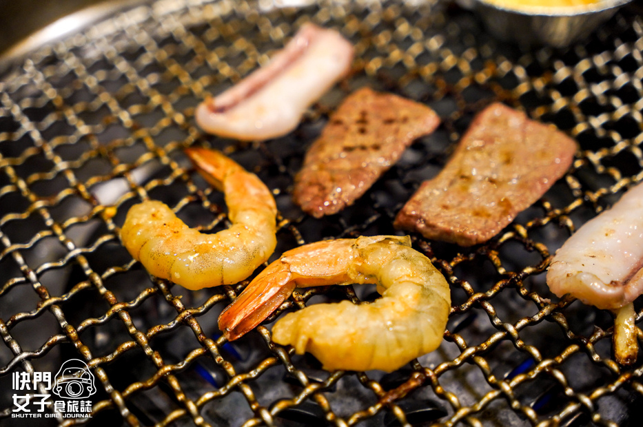 44新北三重有壹燒肉海鮮魷魚干貝墨魚香腸.jpg 44新北三重有壹燒肉海鮮魷魚干貝墨魚香腸.jpg