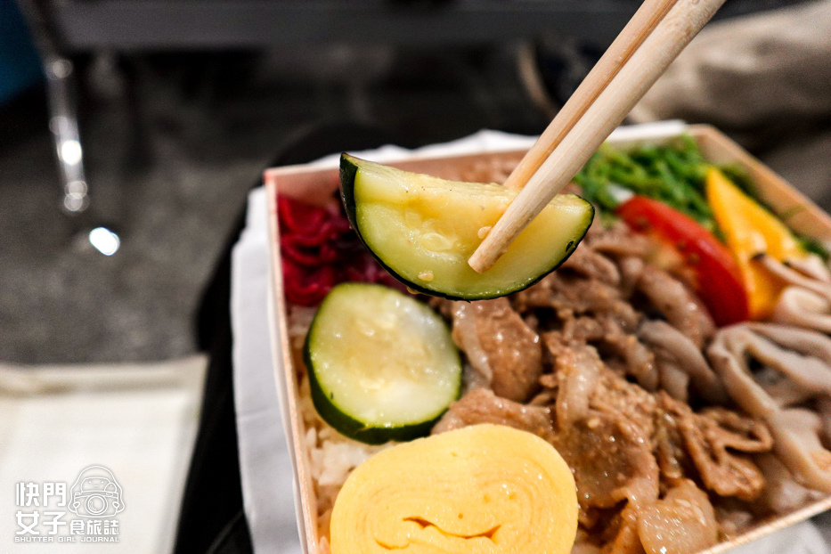 24高雄空廚高鐵便當開箱列車便當薑汁燒肉飯.jpg