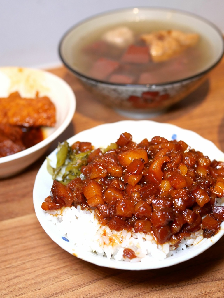 [食記] 竹北 黑皮驊魯肉飯