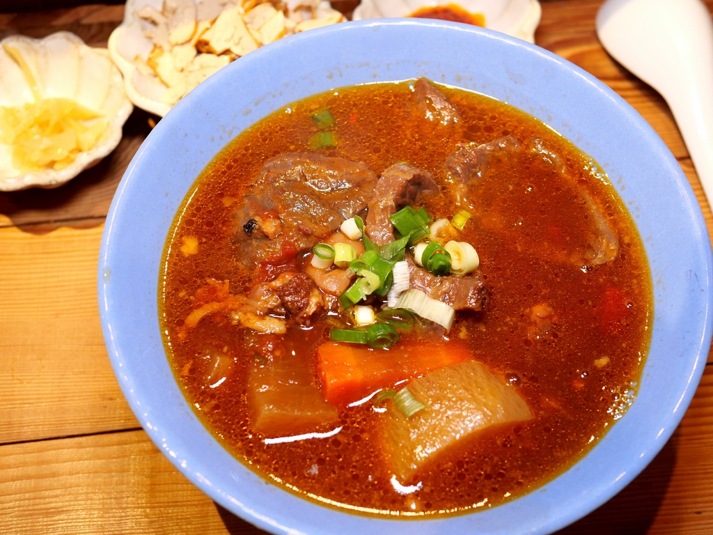 [食記] 板橋 門前隱味牛肉麵