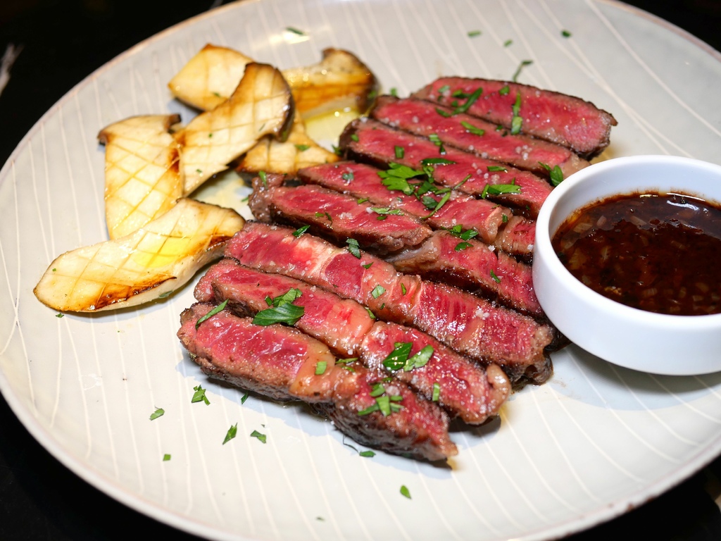 [食記] 竹北 安東牛麵吧~三訪 MB 7+草飼老牛