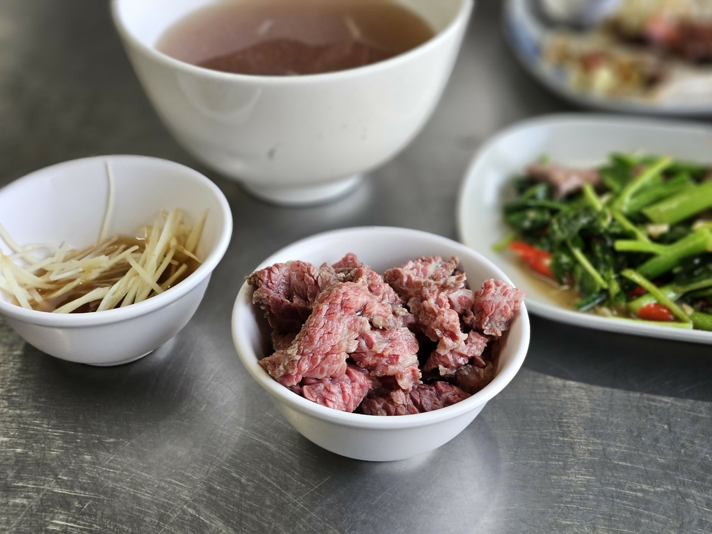 [食記] 台南 體育場樺哥土產牛肉湯