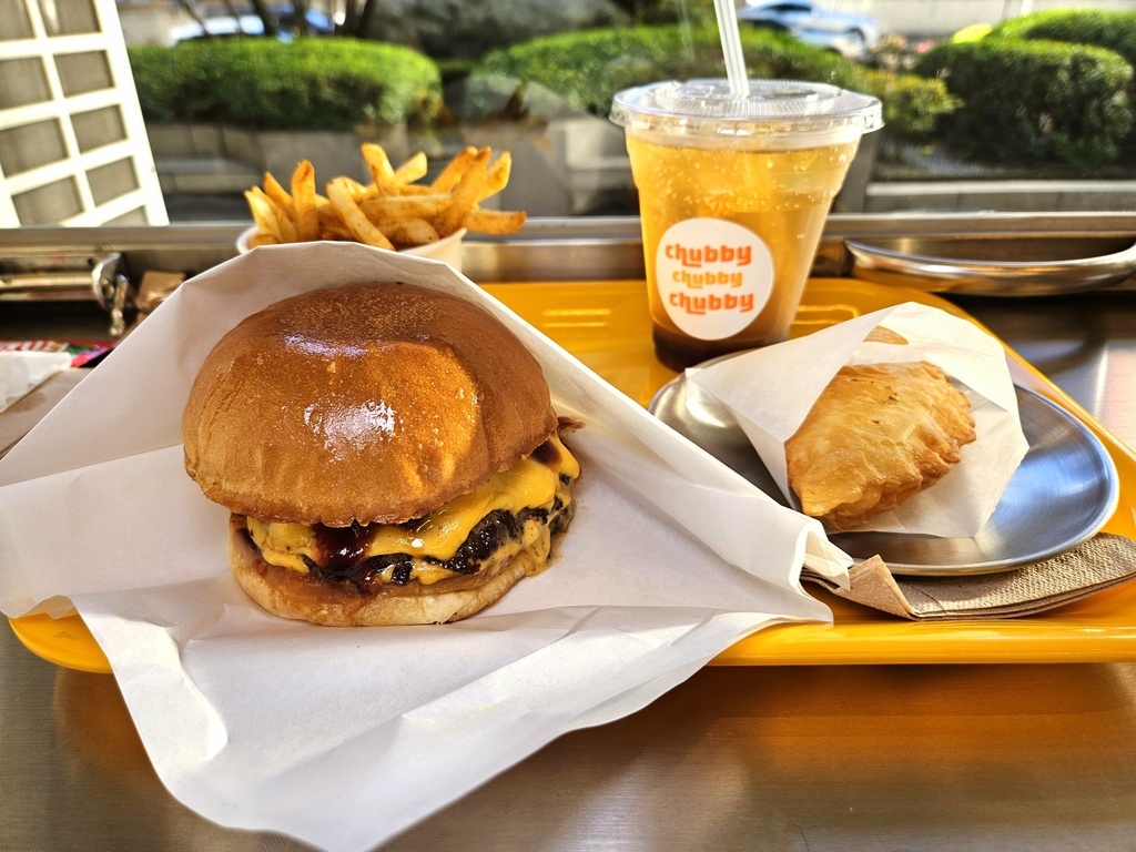 [食記] 台北 Chubby Burger恰彼漢堡