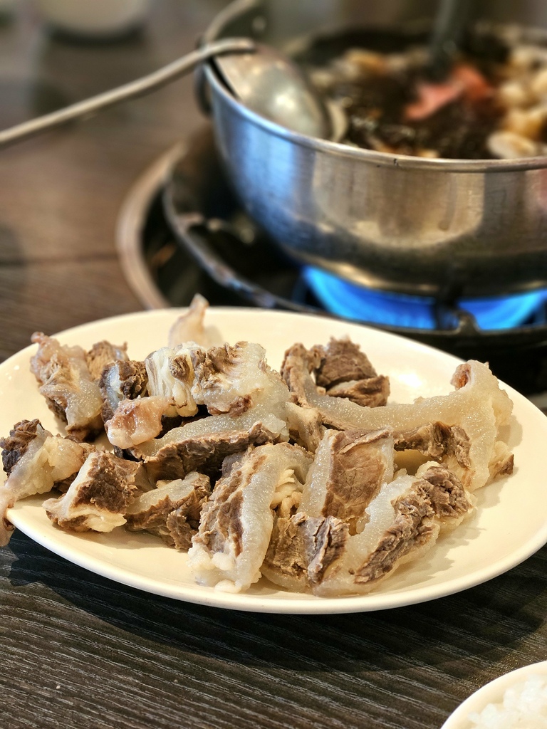 [食記] 新莊 饗牛二館