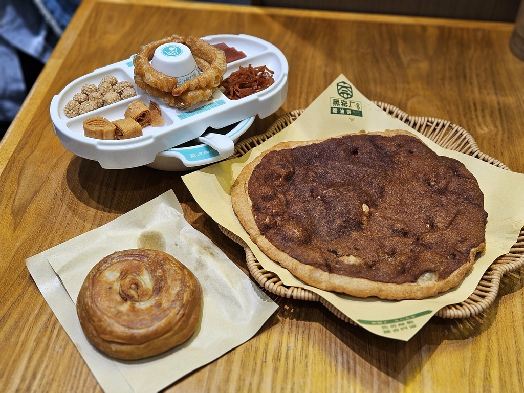[食記] 北京 尹三豆汁、黑窯廠糖油餅
