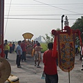 09天龍宮趙聖帝君於牌樓前迎接.JPG