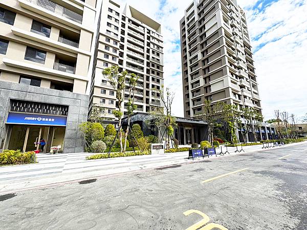 (租)東海買屋龍井區-精銳闊3房平車電梯大樓33000元 (租)東海買屋龍井區-精銳闊3房平車電梯大樓33000元