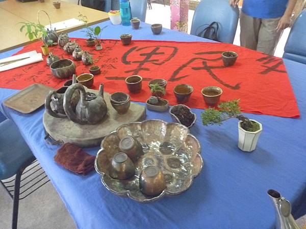 山湖村07：三和里和窯燒出南瓜造型的茶壺和各式茶具別具韻味.jpg