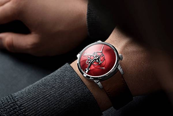 MBandF-HMoser-Wristshot-red_Lres.jpg