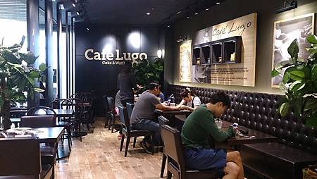 2015.11.22。(4歲2個月又13天)(2歲5個月)。新竹巨城百貨Cafe Lugo-7