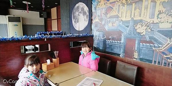 2020.01.28。(8歲4個月又19天)。(6歲7個月又6天)。新竹湖口泰隆王泰式料理.jpg