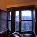 這裡就是我一覽Český Krumlov之窗(相簿內許多張的圖片都是在這拍的，下面是暖爐)~