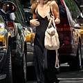 casual Rosie-Huntington-Whiteley_article_image13.jpg