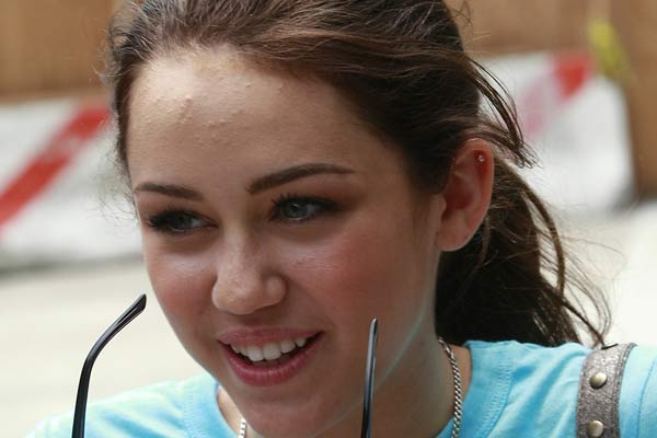 blog111108_miley1