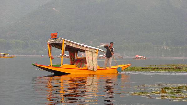 101664-7812-dal-lake-2