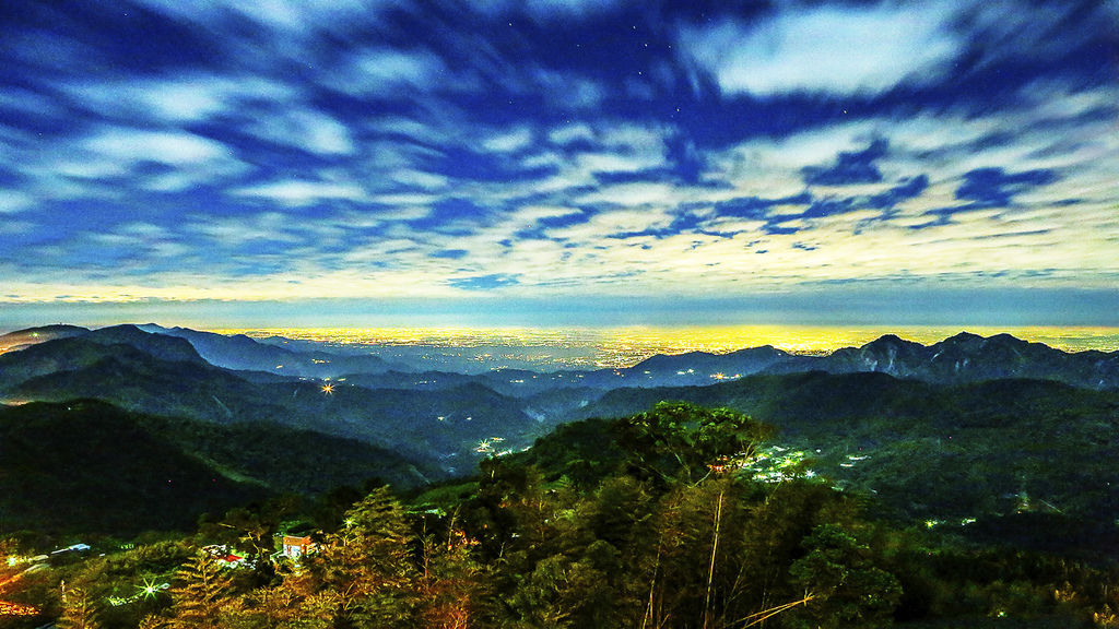 Urban night outside the mountains