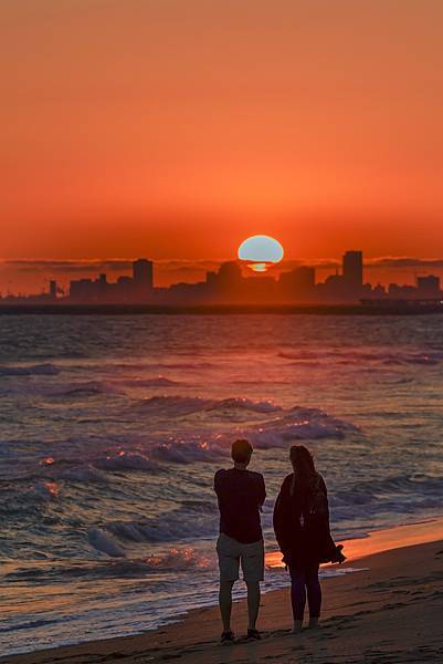 20210717Seal Beach Sunset And Tourists_8767-1.jpg