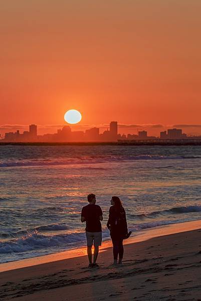 20210717Seal Beach Sunset And Tourists_8652-1.jpg