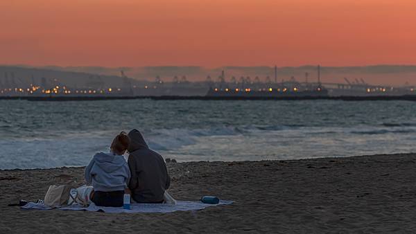 20210717Seal Beach Sunset And Tourists_9094-1.jpg