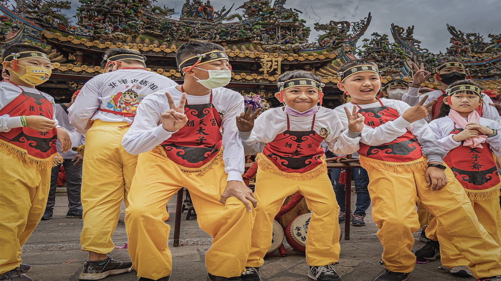 Children carrying mikoshi1 (2).jpg