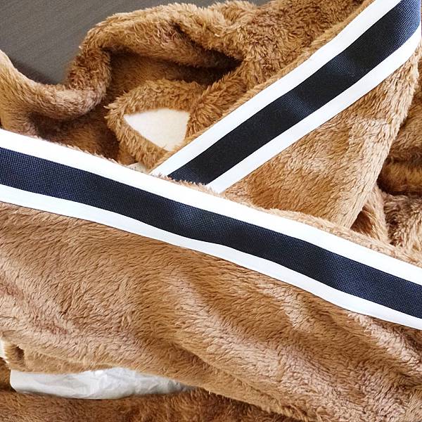 外套側邊有奇奇的斑紋紋路