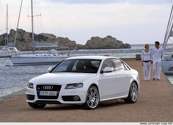 caAUDI A4 2.0