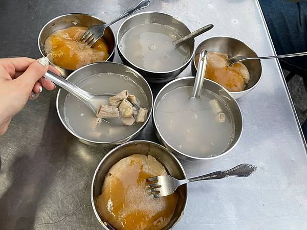 [食記]台南白河店仔口肉丸，南部少有的炸肉丸～!