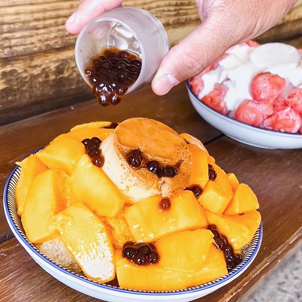 [食記] 台南安平。南泉冰菓室。滿滿季節水果冰