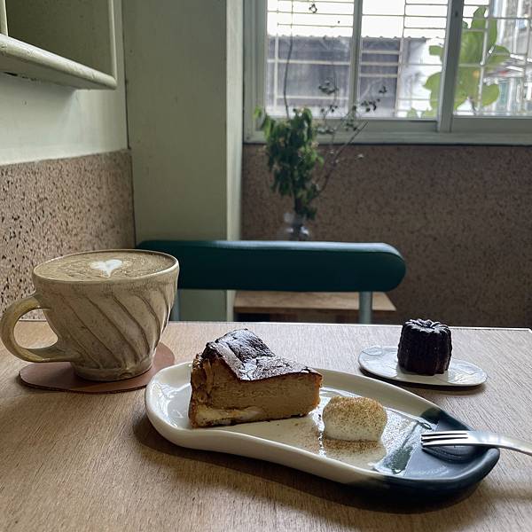 [食記] 台南·沼澤｜老宅甜點咖啡廳｜陶藝展示空