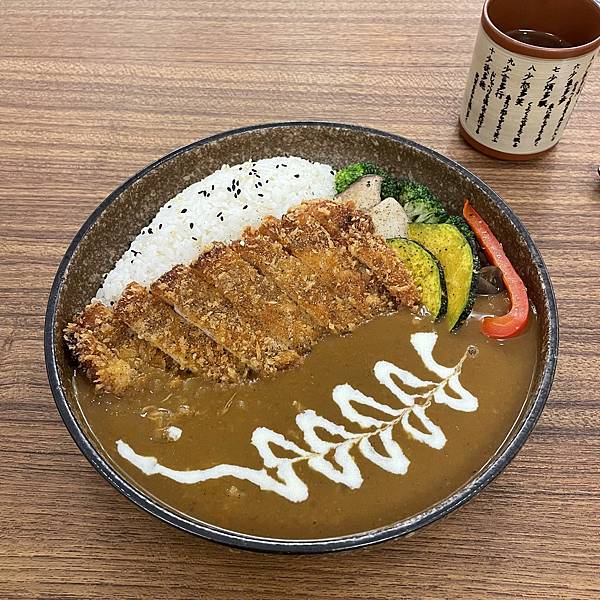 [食記] 台南東區朝屋ASASHOKUDOU咖哩飯料理|葛瑪