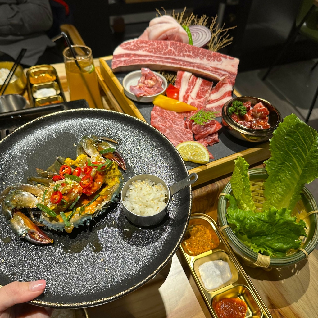 [食記] 台南東區慕十里韓式燒肉！吃活醃醬蟹