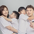 翁巧倢_全家福2_大研創意.jpg