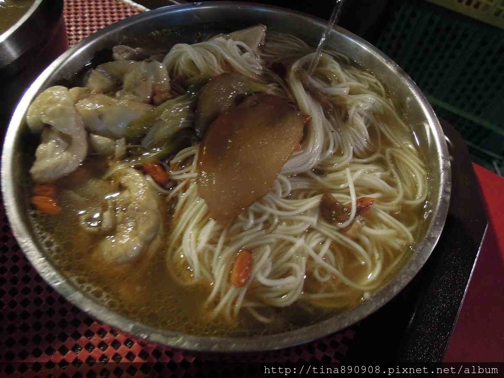 1070926-walking su 藥膳麻油雞 (5).jpg 1070926-walking su 藥膳麻油雞 (5).jpg