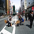 2009.03.28 070IN銀座 在大馬路上喝咖啡 2.JPG