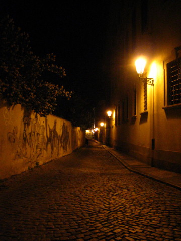 靜謐的小巷與石板路