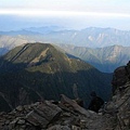  陽光照耀的群山