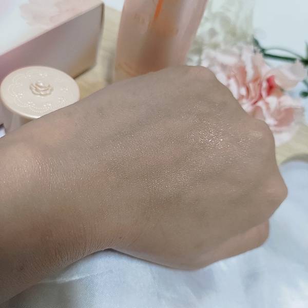 喚醒沉睡肌膚,美容SPA級保濕精華_ POETRYDANI 試用