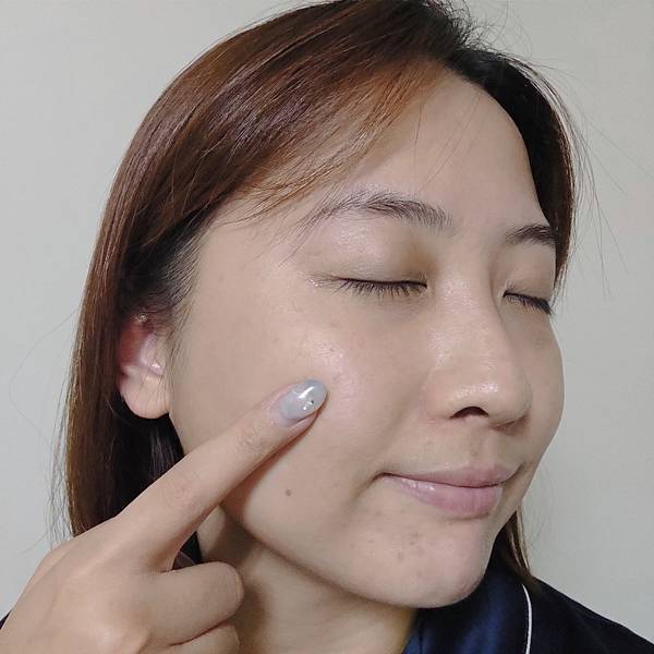 喚醒沉睡肌膚,美容SPA級保濕精華_ POETRYDANI 試用