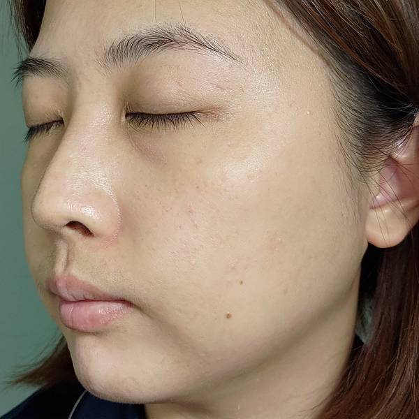 喚醒沉睡肌膚,美容SPA級保濕精華_ POETRYDANI 試用